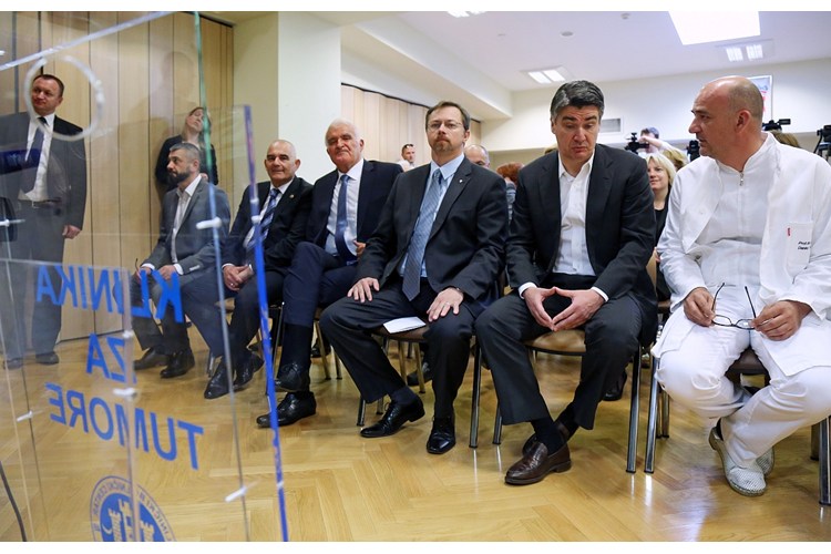 Slika /Vijesti/2015/webVRH (4).jpg